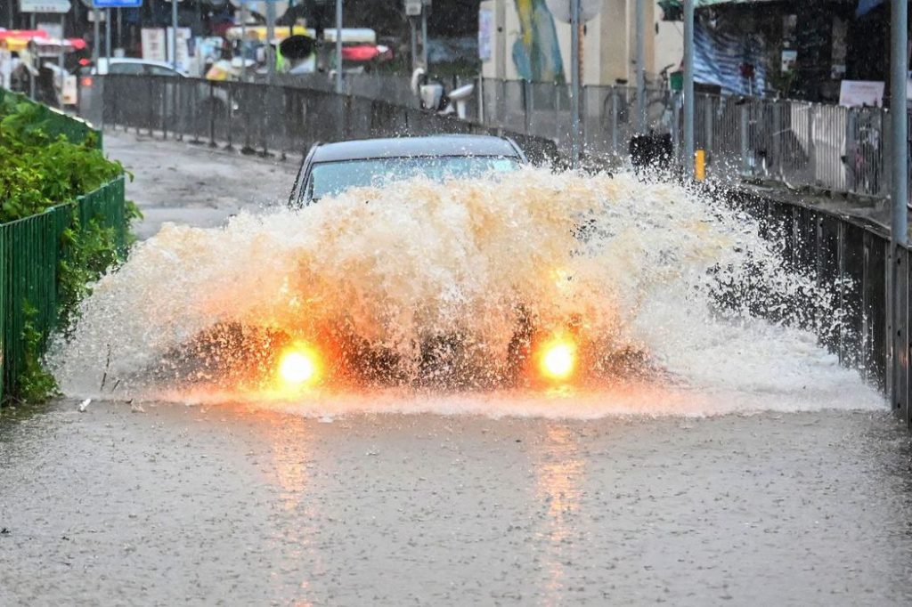 保深圳弃香港?「世纪暴雨」加上深圳泄洪,香港全城淹没瘫痪