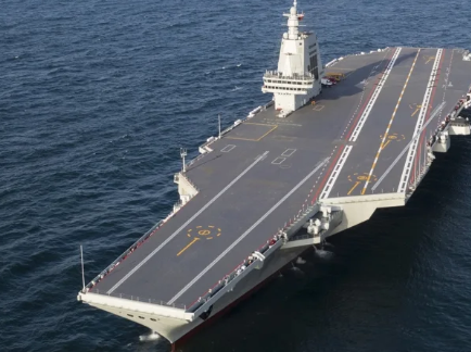 中共航母「福建号」服役 专家揪1点指:与美军「福特号」仍有落差