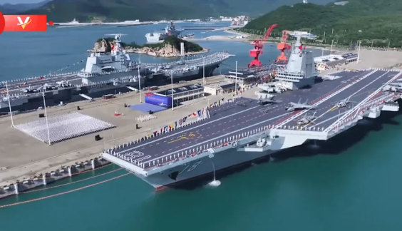 习近平登福建舰!海南三亚军港视察,首艘弹射型航母入列南海舰队