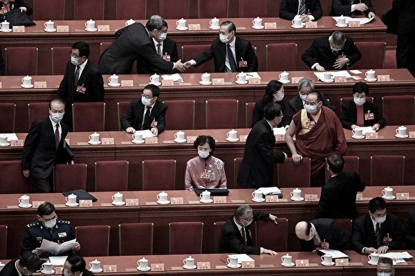 易綱等九高官被免職 傳因子女不願回國