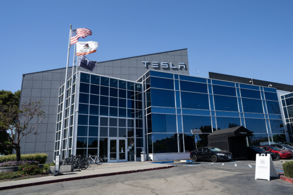 消息:特斯拉開始剔除美製汽車的中國零件
