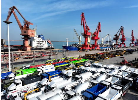 中国的经济出超与政治「超出」