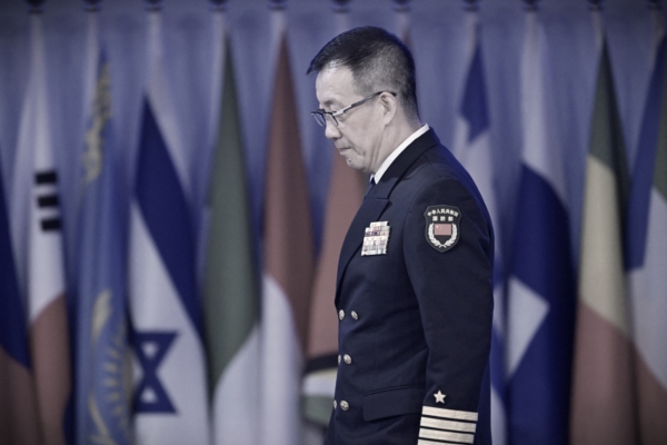 分析:董軍因何成為中共軍中內訌倖存者