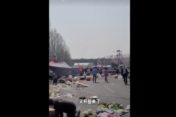 北京有人開鏟車衝撞人群 官方封殺消息