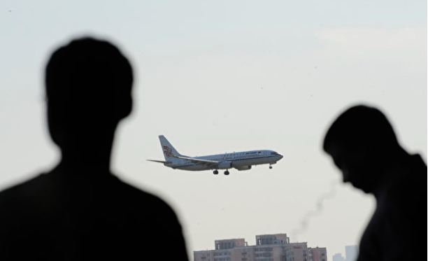 出国要先「审你的人生」?中国护照沦五级政审:当离开变成特权,14亿人被困在原地