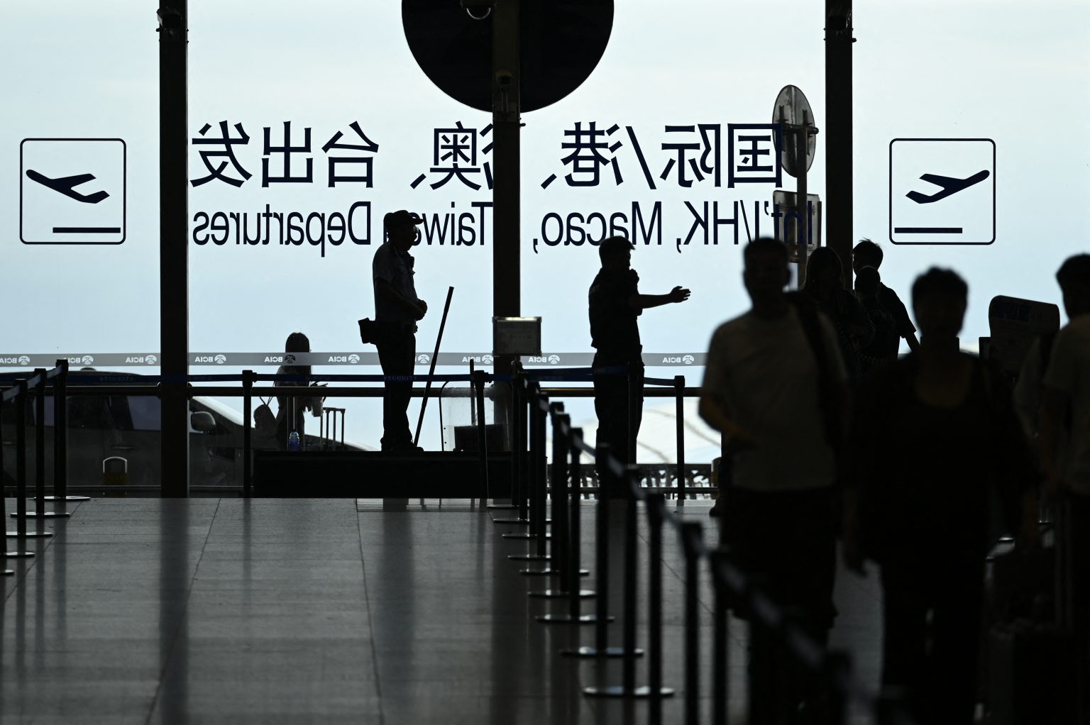 知情人:大陸金融高管設法離職 出國避調查