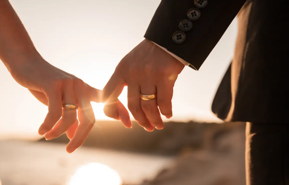 中国结婚人数创历史同期新低 离婚人数增加