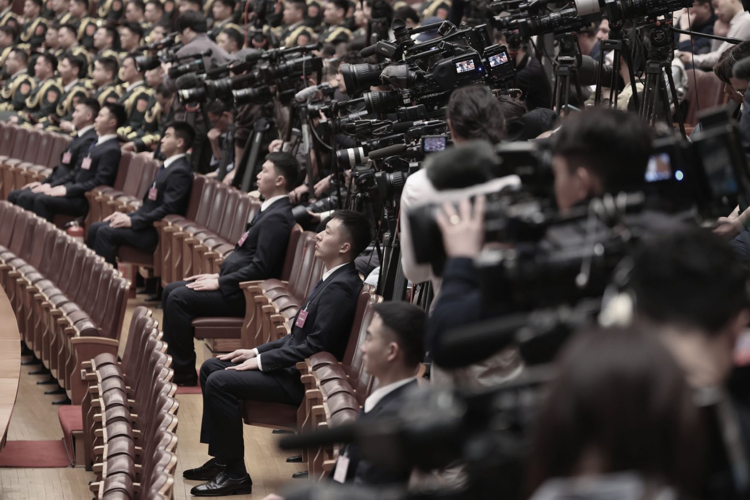 習怕造反? 官媒再發文壓制年輕官員