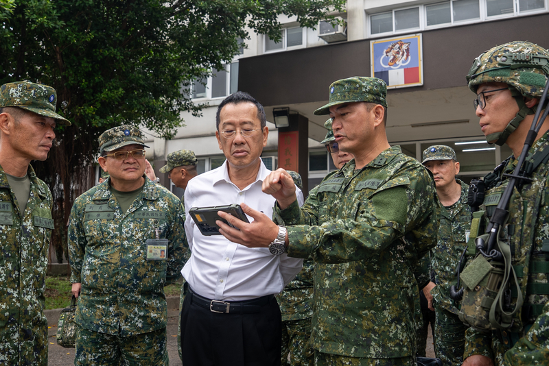 中秋節將屆 台防長慰勉國軍持續精進戰備整備