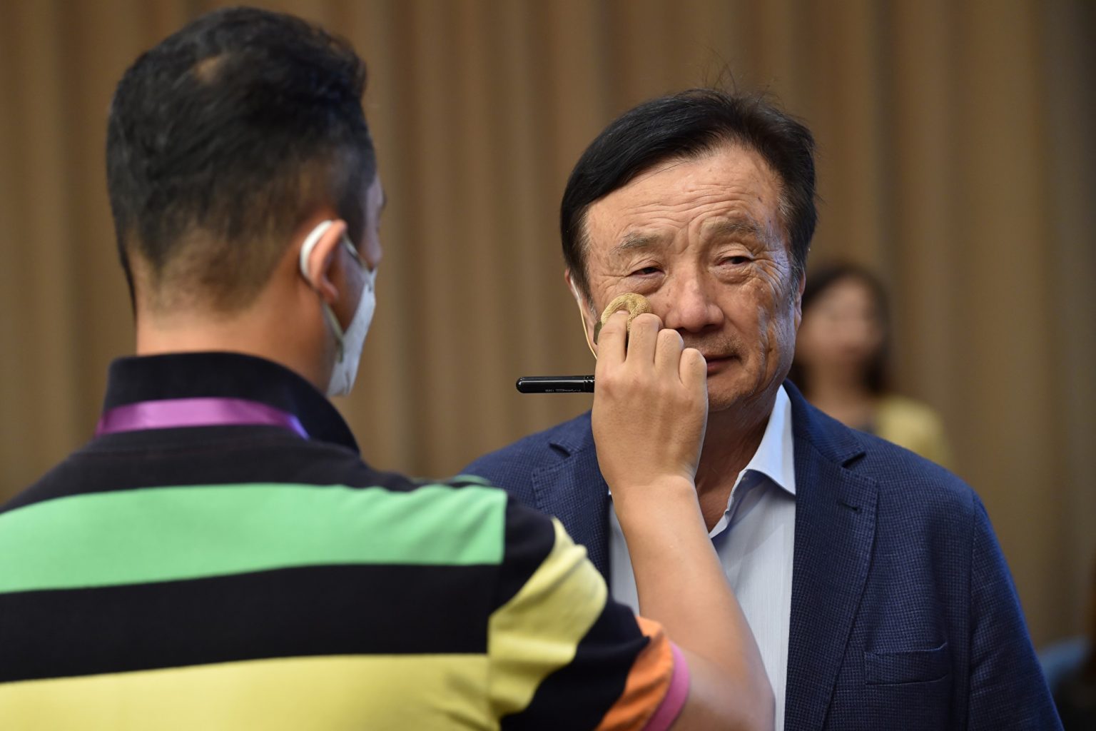 被傳「出逃」後 任正非深圳露面
