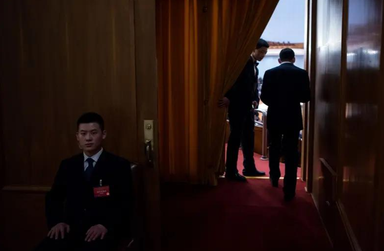 周晓辉:胡春华陪王沪宁会见外宾很反常