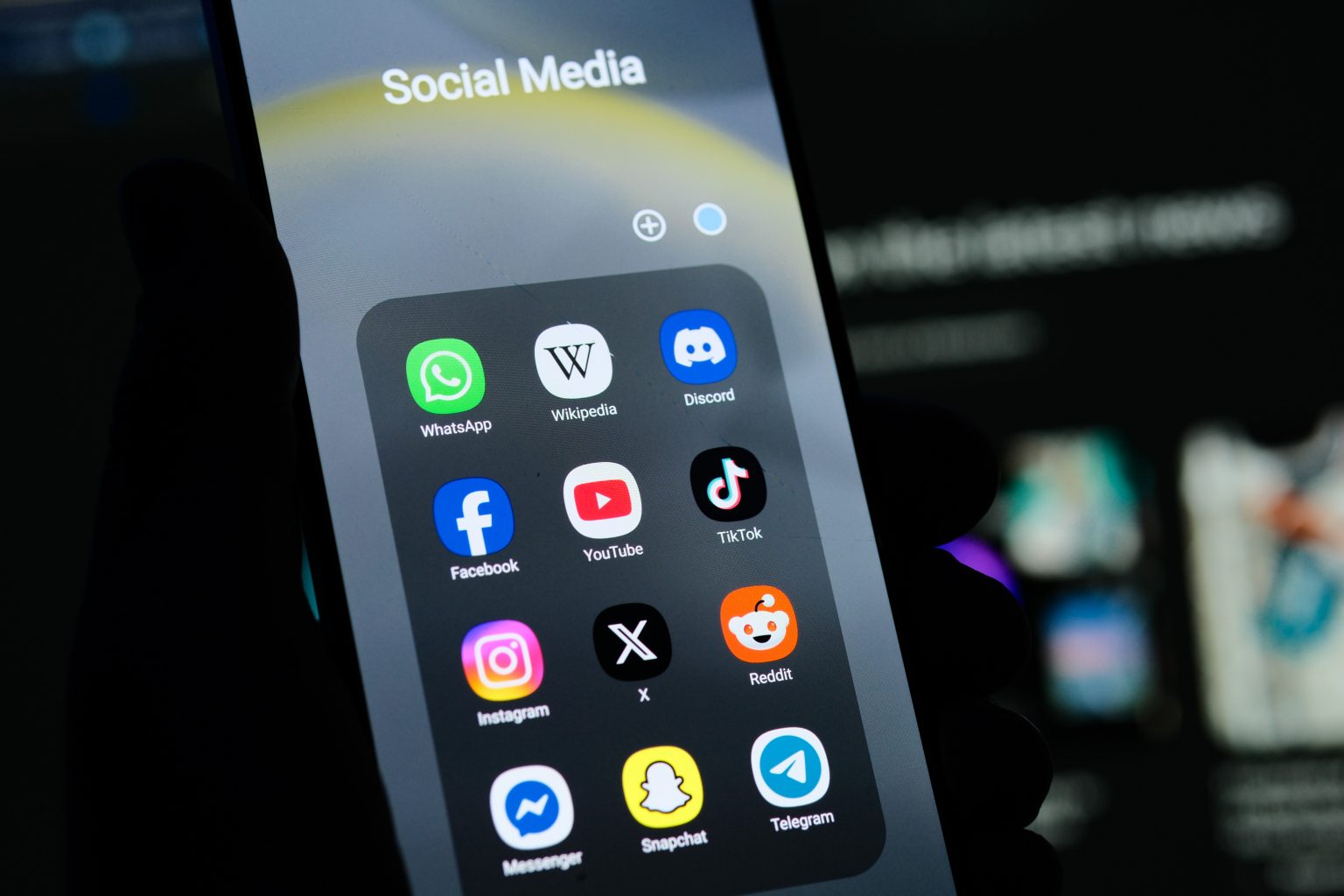 英學生使用的超級App涉及騰訊旗下服務器